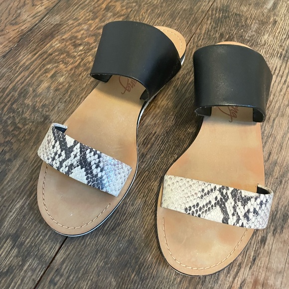 Arturo Chiang snakeskin joey sandals, women’s 8.5 - Picture 2 of 7